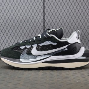 나이키 X 사카이 베이퍼와플 블랙 화이트 CV1363-001