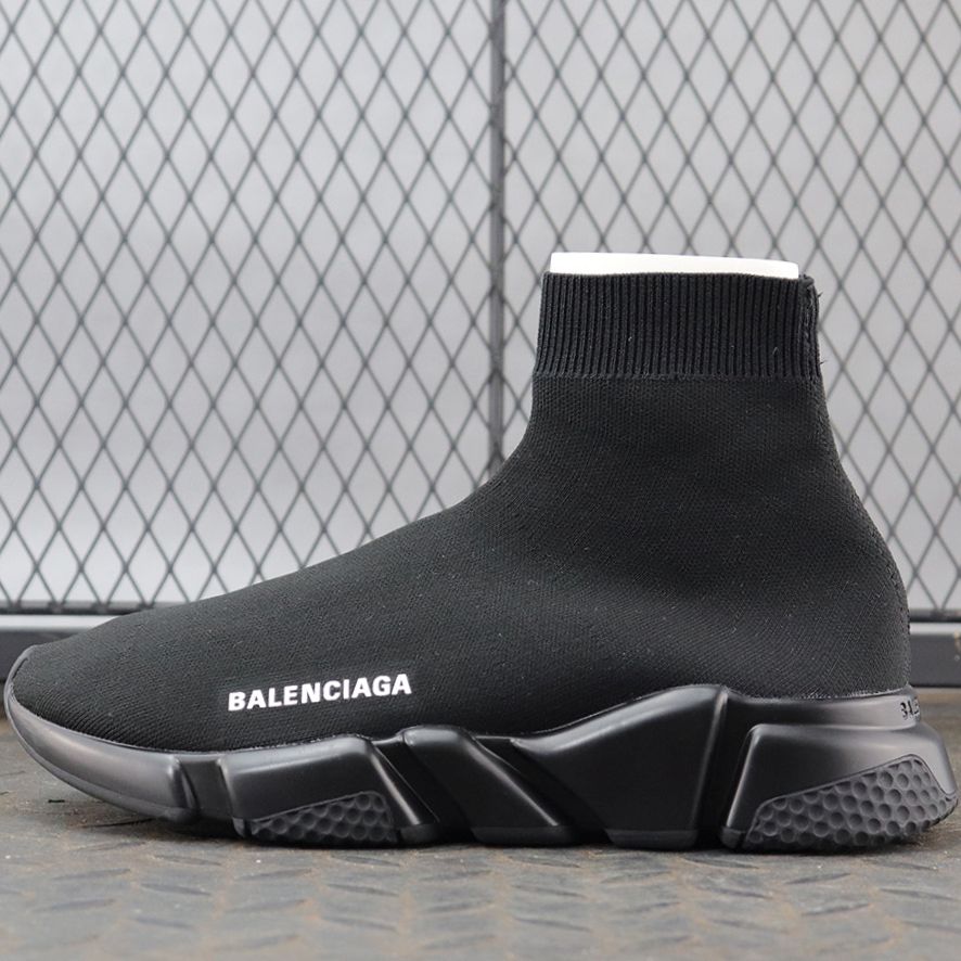 발렌시아가 스피드러너 올블랙