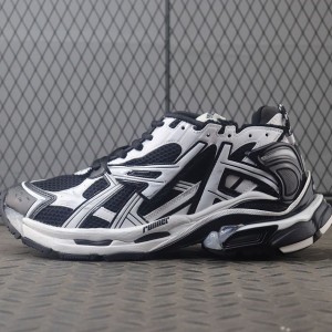 발렌시아가 러너 스니커즈 블랙 화이트