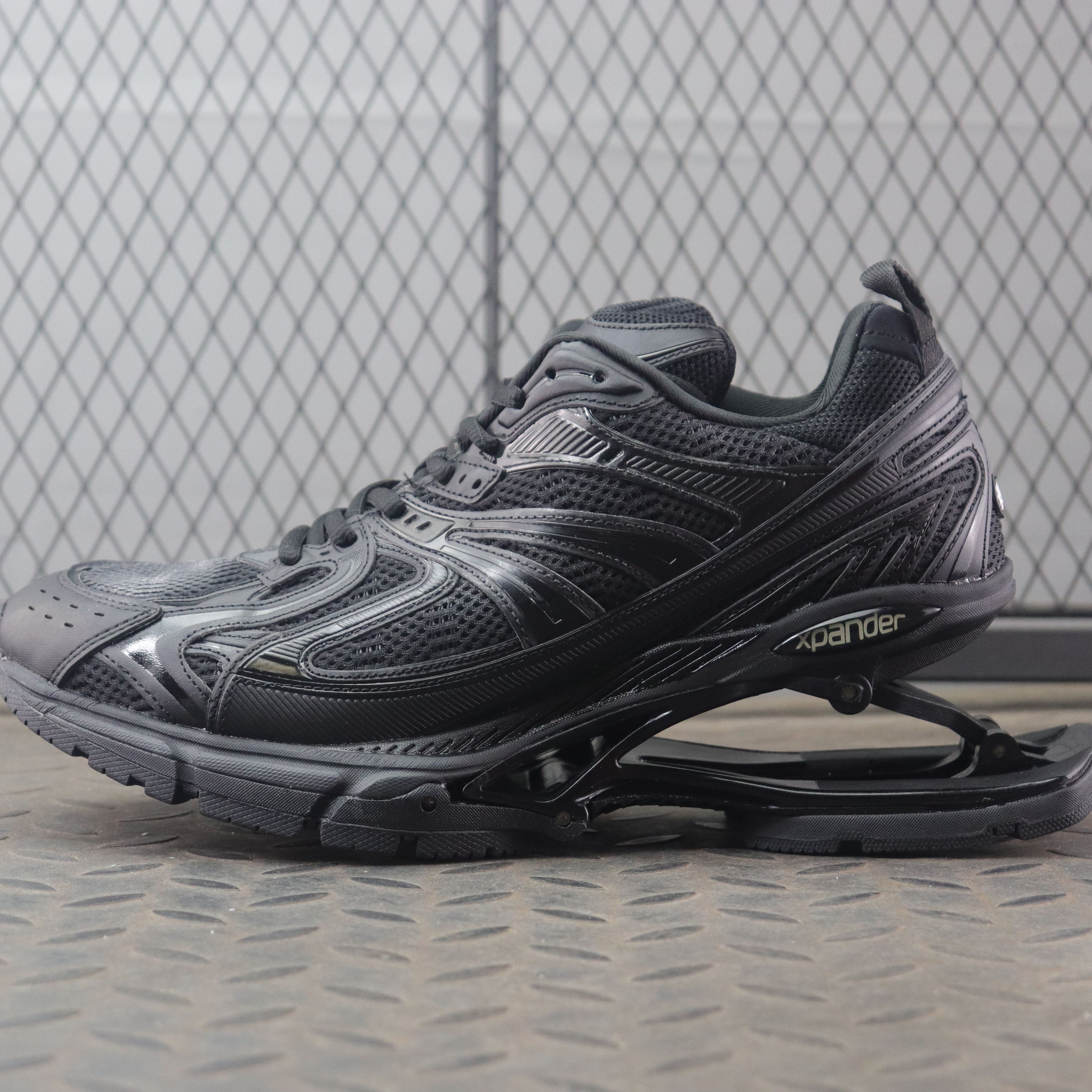 발렌시아가 엑스팬더 스니커즈 블랙