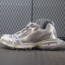 발렌시아가 3XL 에그쉘 스니커즈 베이지