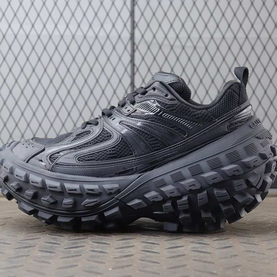 발렌시아가 바운스 디펜더 스니커즈 블랙