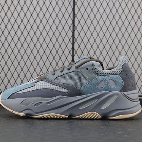 아디다스 이지부스트 700 틸 블루