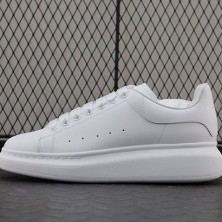 알렉산더 맥퀸 오버솔 스니커즈 화이트 레더 탭 화이트