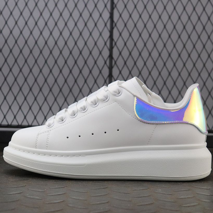 알렉산더 맥퀸 오버솔 홀로그래픽 힐탭 스니커즈 화이트