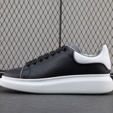 알렉산더 맥퀸 오버솔 스니커즈 블랙 화이트