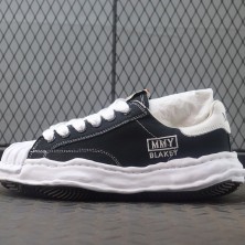 메종미하라야스히로 블레이키 캔버스 로우 스니커즈 블랙 화이트