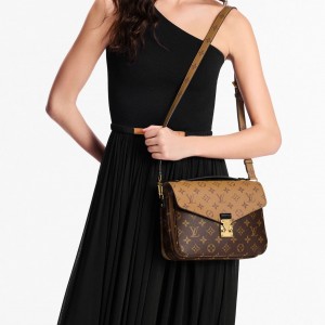 M44876 루이비통 모노그램 포쉐트 메티스