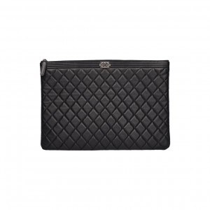 A84407 샤넬 램스킨 보이 클러치 라지 은장