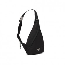 2VZ092 프라다 리나일론 슬링백