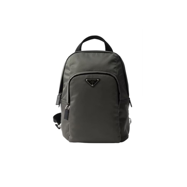 2VZ116 프라다 리나일론 사피아노 레더 백팩