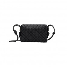 680254 보테베네타 미니 루프 카메라백