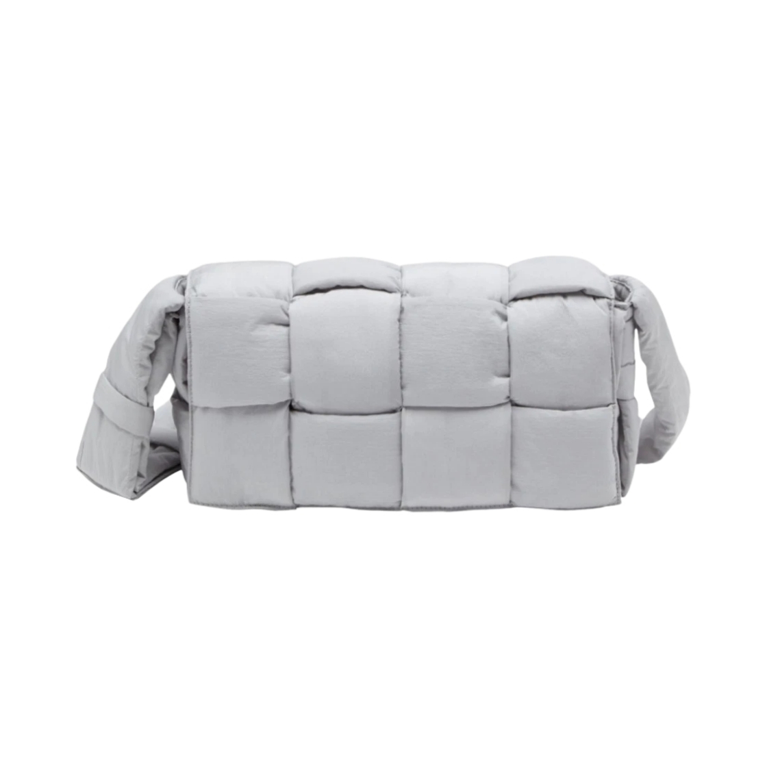 628951 보테가베네타 패디드 테크 카세트백