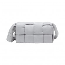 628951 보테가베네타 패디드 테크 카세트백